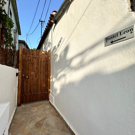 Hostel Leon Berat Exterior photo