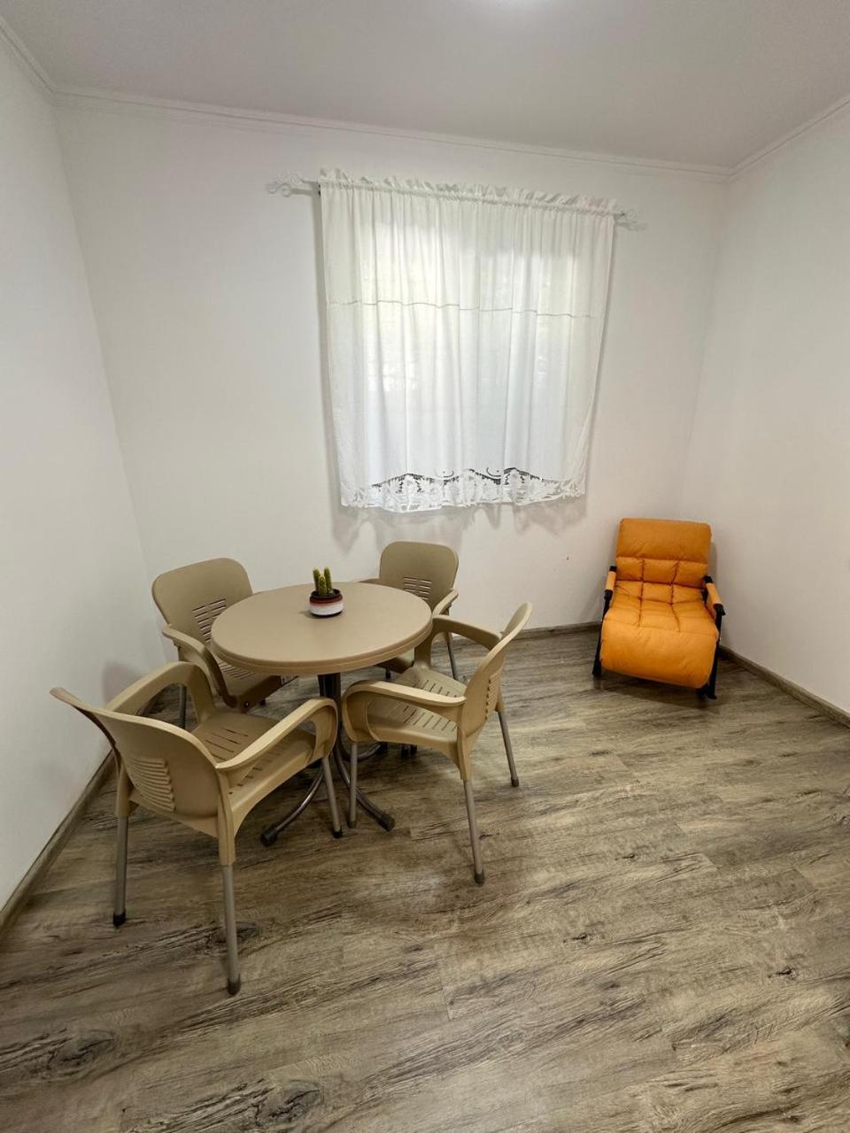 Hostel Leon Berat Exterior photo