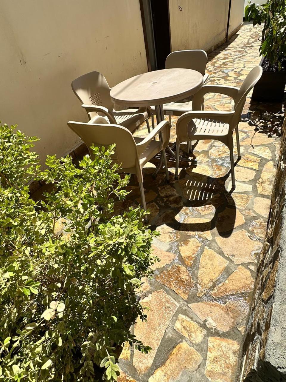 Hostel Leon Berat Exterior photo